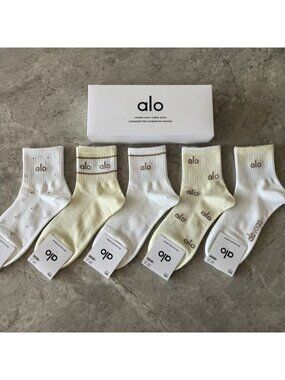 A52- ALO Yoga Women's Butter Yellow & White Mesh Half-Crew Socks 5-Pair Box Set